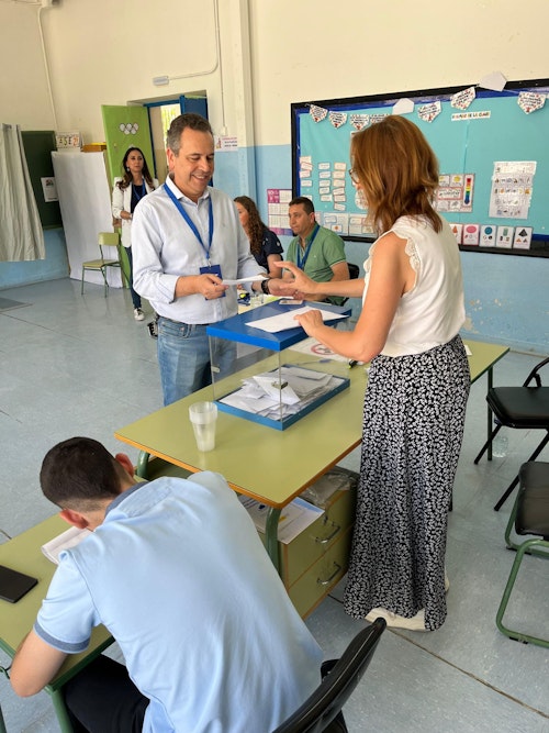 La participación a las 18.00 horas en la Región se queda en el 37,6%, 11,3 puntos menos que en 2019