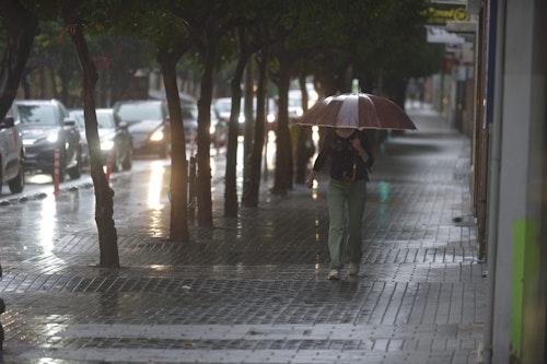 Rescate de conductores y carreteras cortadas por las fuertes lluvias en la Región de Murcia