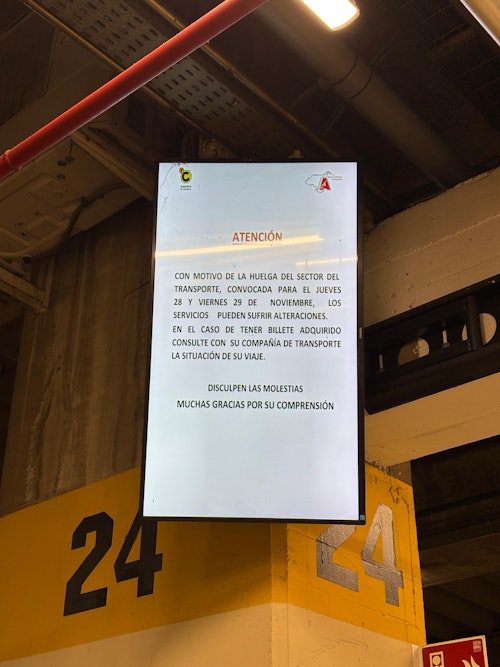La jornada de huelga de autobuses y ambulancias en Cantabria, en directo