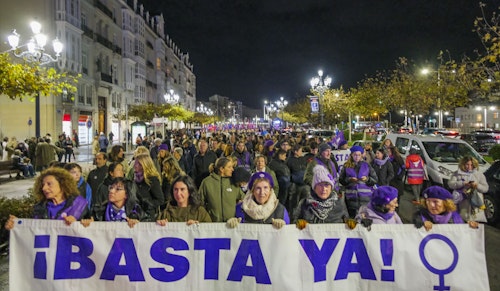 Fin de la protesta con el manifiesto: «¡Basta ya de violencia en internet y las redes!»