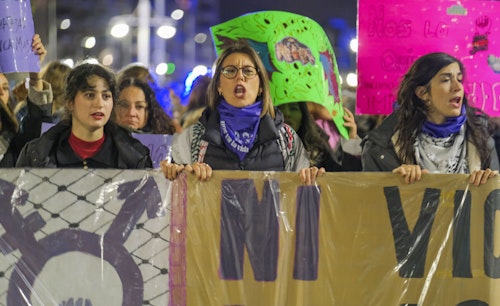 Fin de la protesta con el manifiesto: «¡Basta ya de violencia en internet y las redes!»