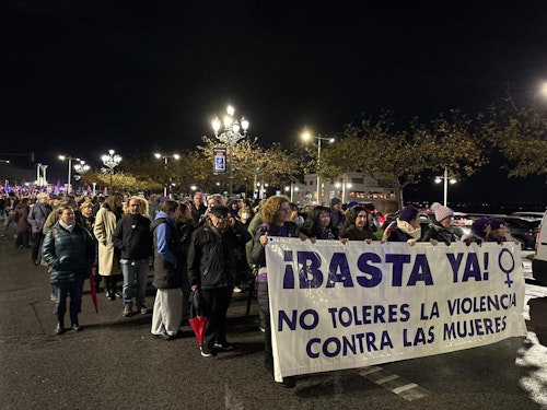 Fin de la protesta con el manifiesto: «¡Basta ya de violencia en internet y las redes!»