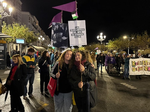 Fin de la protesta con el manifiesto: «¡Basta ya de violencia en internet y las redes!»