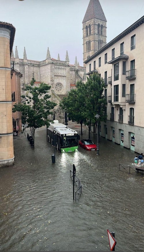Así te hemos contado la espectacular tormenta que ha anegado Valladolid