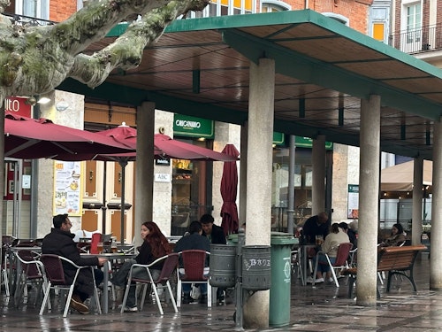 Las iglesias de Valladolid resguardan el Viernes Santo de la lluvia
