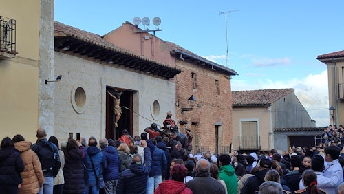 Las iglesias de Valladolid resguardan el Viernes Santo de la lluvia
