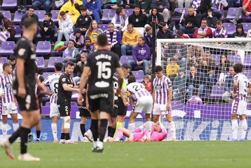 El Pucela se diluye en una segunda parte infame