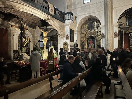 Las iglesias de Valladolid resguardan el Viernes Santo de la lluvia
