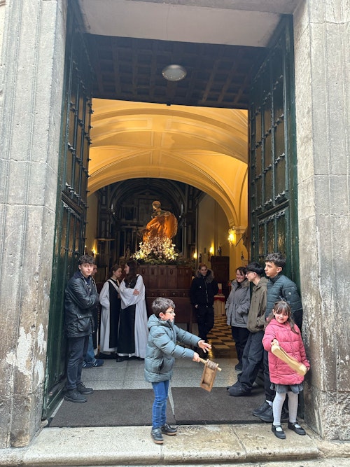 Las iglesias de Valladolid resguardan el Viernes Santo de la lluvia