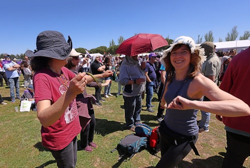 22.000 personas disfrutan de la fiesta en la campa de Villalar