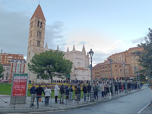 Las iglesias de Valladolid resguardan el Viernes Santo de la lluvia
