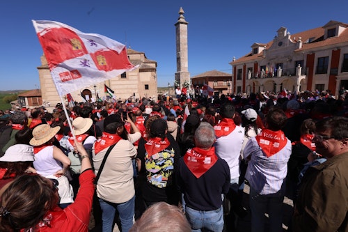 22.000 personas disfrutan de la fiesta en la campa de Villalar