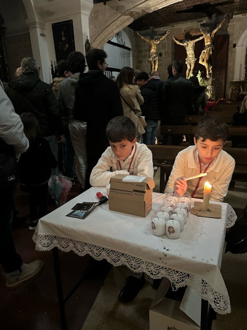 Las iglesias de Valladolid resguardan el Viernes Santo de la lluvia