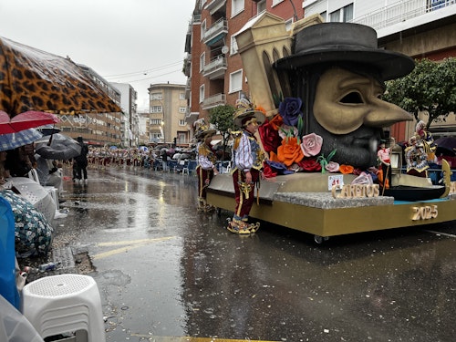 Sigue el gran desfile de Comparsas del Carnaval de Badajoz 2025