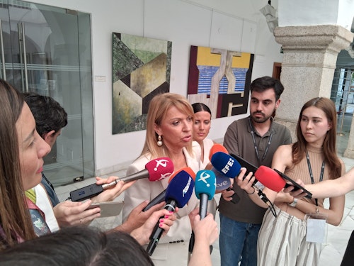 El PP replica sobre convocar elecciones que ni Gallardo ni Vox «nos va a marcar el paso»