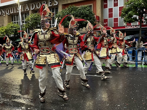 Sigue el gran desfile de Comparsas del Carnaval de Badajoz 2025