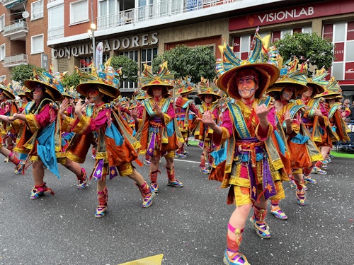 Sigue el gran desfile de Comparsas del Carnaval de Badajoz 2025