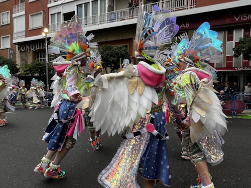 Sigue el gran desfile de Comparsas del Carnaval de Badajoz 2025