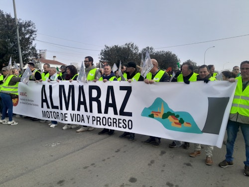 Así hemos narrado la manifestación contra el fin de la central de Almaraz
