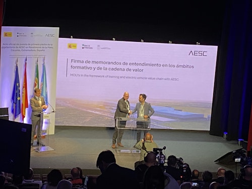 Así hemos narrado la primera piedra