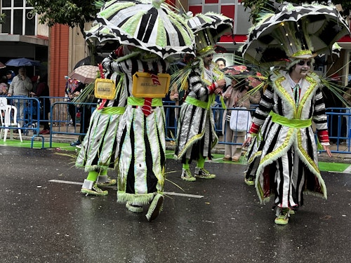 Sigue el gran desfile de Comparsas del Carnaval de Badajoz 2025