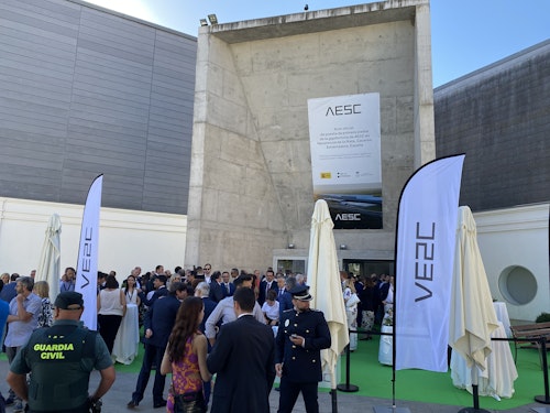 Así hemos narrado la primera piedra