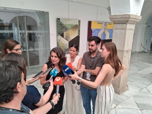 El PP replica sobre convocar elecciones que ni Gallardo ni Vox «nos va a marcar el paso»