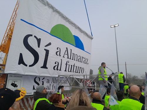 Así hemos narrado la manifestación contra el fin de la central de Almaraz