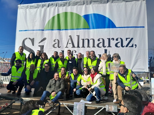 Así hemos narrado la manifestación contra el fin de la central de Almaraz