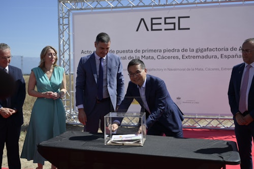 Así hemos narrado la primera piedra