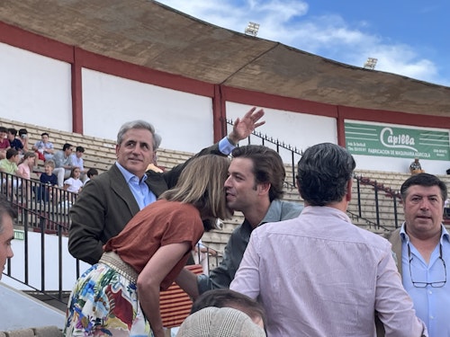 Así hemos narrado la corrida de toros mixta con Mendoza, De Justo y Marín