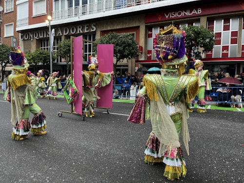 Sigue el gran desfile de Comparsas del Carnaval de Badajoz 2025