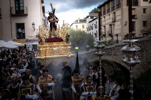 Así hemos contado el Jueves Santo en Granada