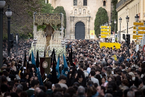 Así hemos contado el Jueves Santo en Granada