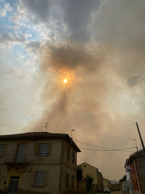 Nuevas evacuaciones por los incendios forestales en Castrocalbón y Anllares sube a nivel 2