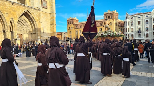 Las procesiones del Martes Santo y el Acto del Perdón en León