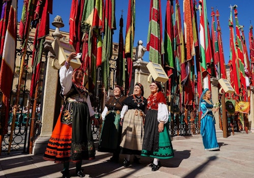 Así te hemos contado el recorrido de pendones, carros engalanados y las Cantaderas en León