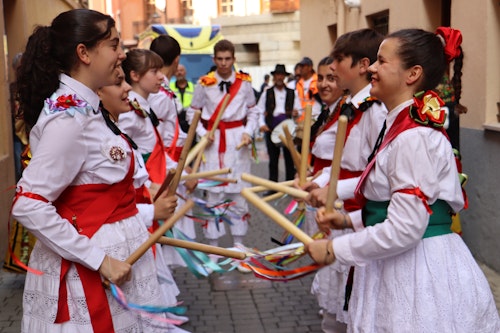 Así te hemos contado el recorrido de pendones, carros engalanados y las Cantaderas en León