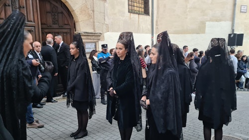 Así te contamos la procesión de la Dolorosa en León