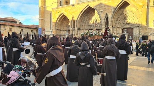Las procesiones del Martes Santo y el Acto del Perdón en León