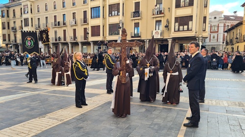 Las procesiones del Martes Santo y el Acto del Perdón en León