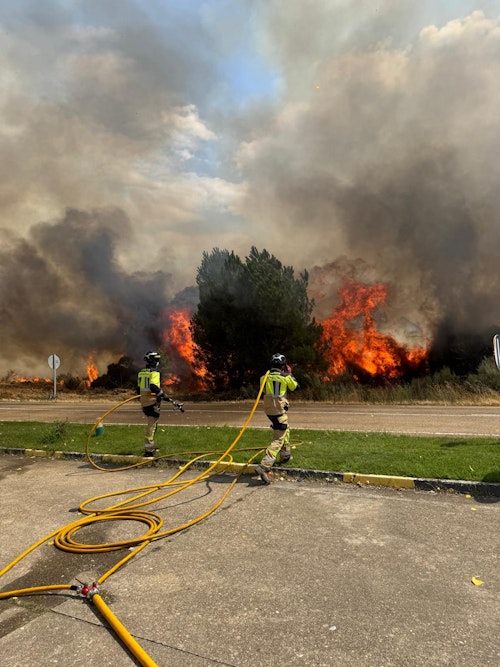 Nuevas evacuaciones por los incendios forestales en Castrocalbón y Anllares sube a nivel 2