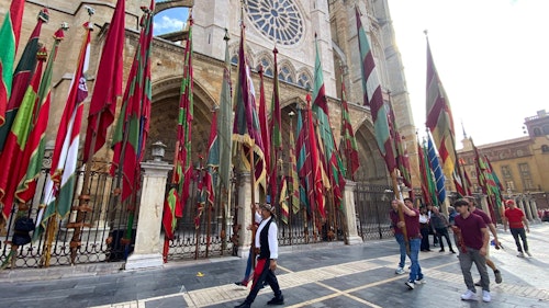 Así te hemos contado el recorrido de pendones, carros engalanados y las Cantaderas en León