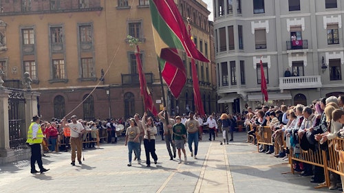 Así te hemos contado el recorrido de pendones, carros engalanados y las Cantaderas en León