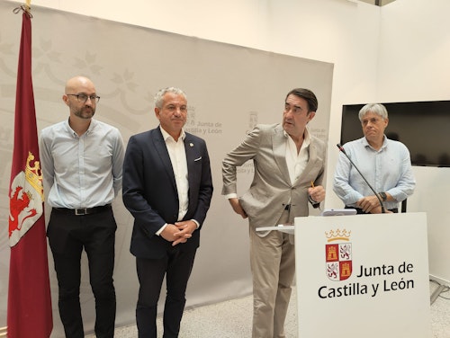 El incendio de Zamora pasa a León y obliga a desalojar siete pueblos con 1.700 habitantes