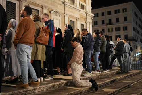 En directo | Colas de hasta 4 horas para despedir al Papa Francisco en San Pedro