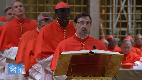 En directo: Primera fumata negra en el Vaticano, la votación termina sin consenso para elegir Papa