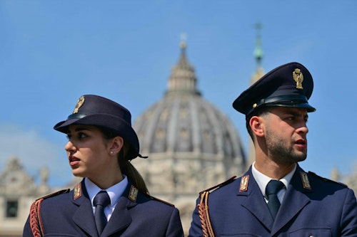 En directo | Colas de hasta 4 horas para despedir al Papa Francisco en San Pedro