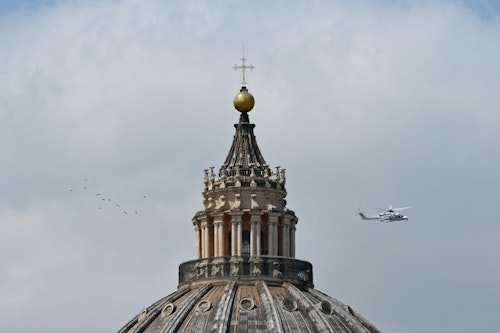En directo | Colas de hasta 4 horas para despedir al Papa Francisco en San Pedro