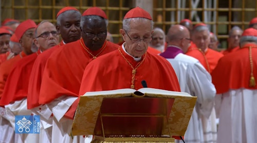 En directo: Primera fumata negra en el Vaticano, la votación termina sin consenso para elegir Papa